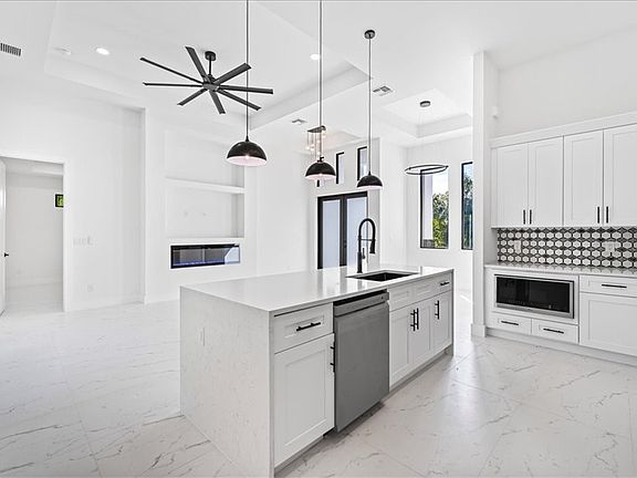 5th image of 6286 Fuller Dr