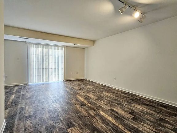5th image of 43 Ramsgate Ln