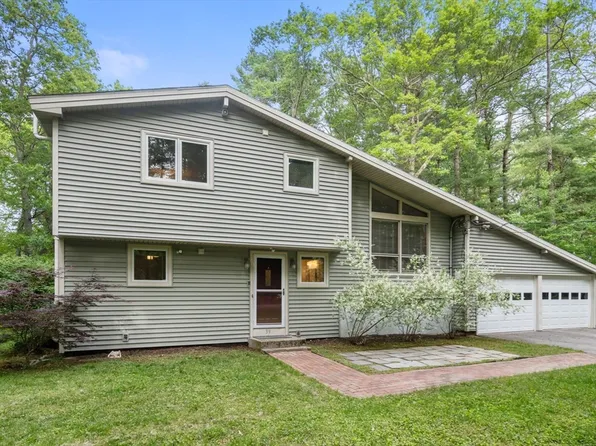39 Moose Hill St, Sharon, MA 02067