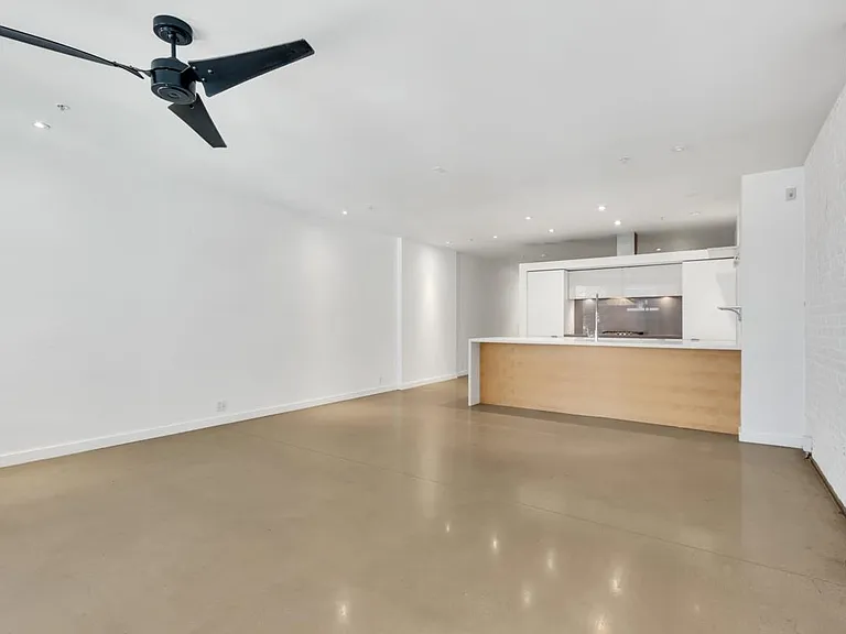 53 Hastings St W #604 — Photo 10