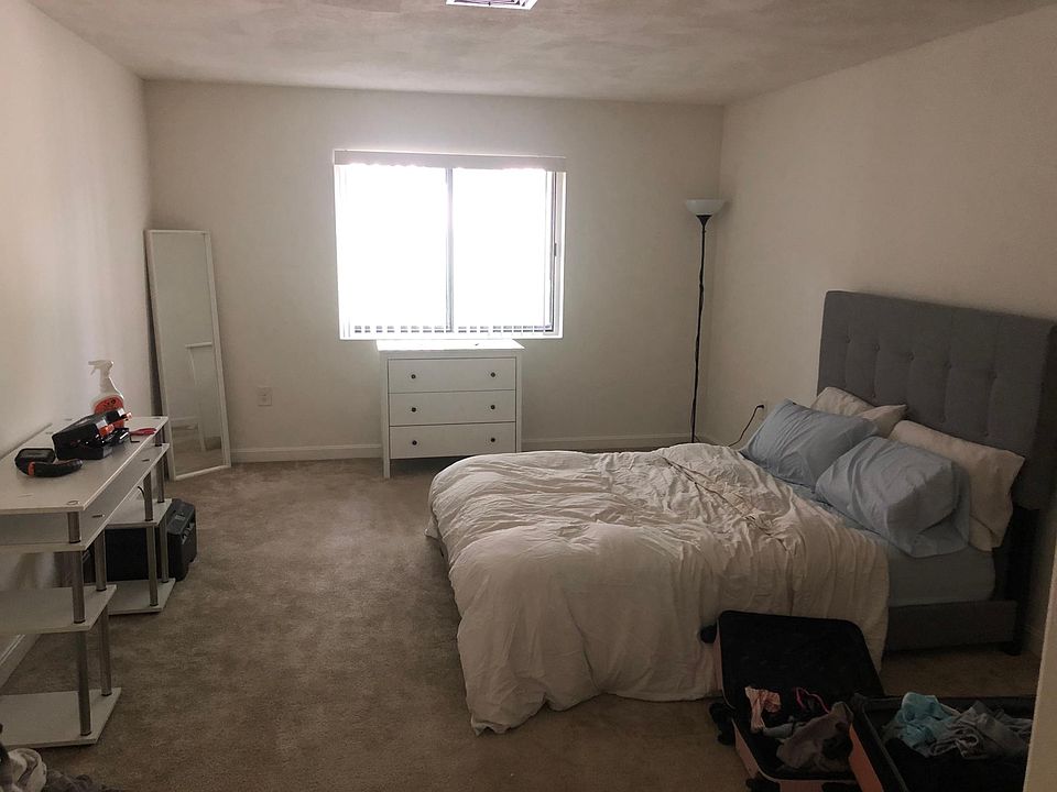 2nd image of 290 Quarry St #204
