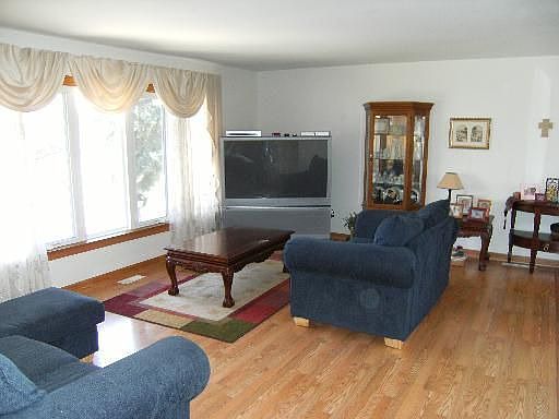 1st image of 6015 Avalon Ave