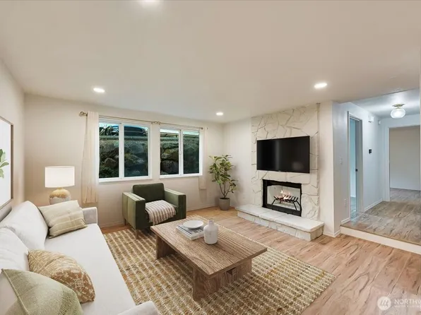 12712 NE 120th Street #G1, Kirkland, WA 98034