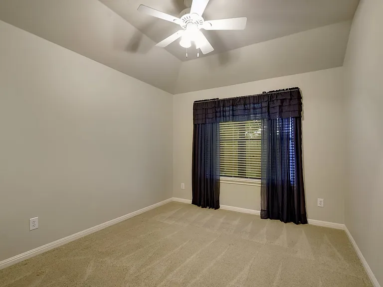 2251 Hazelwood Dr — Photo 16