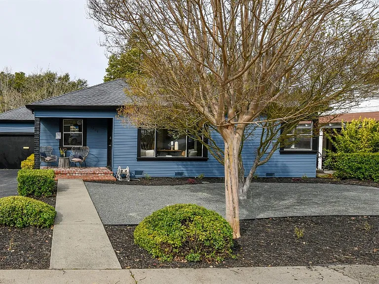 1509 Banks Ave — Photo 1