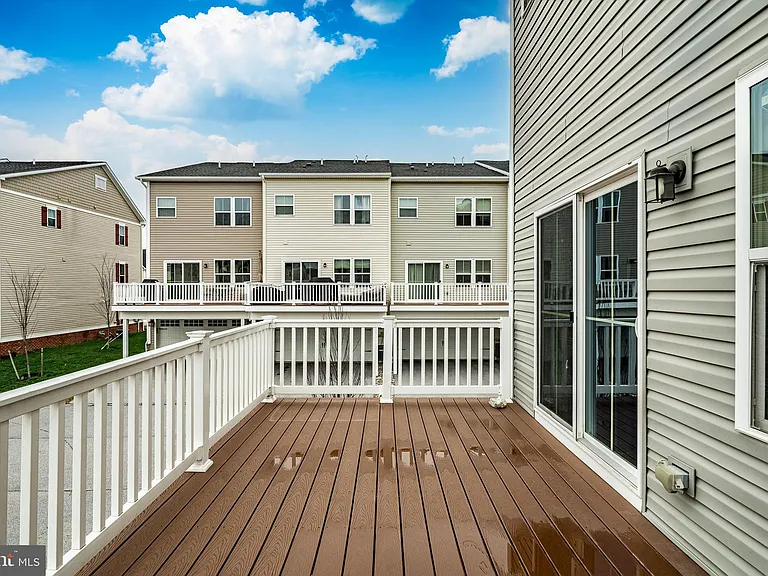 300 Blue Welsh St — Photo 31