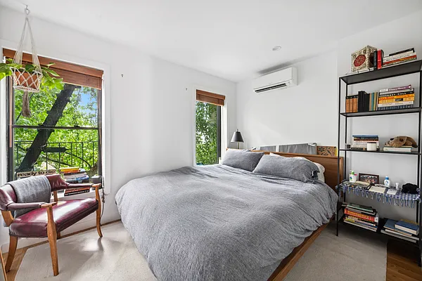 Rented by SERHANT. | media 1