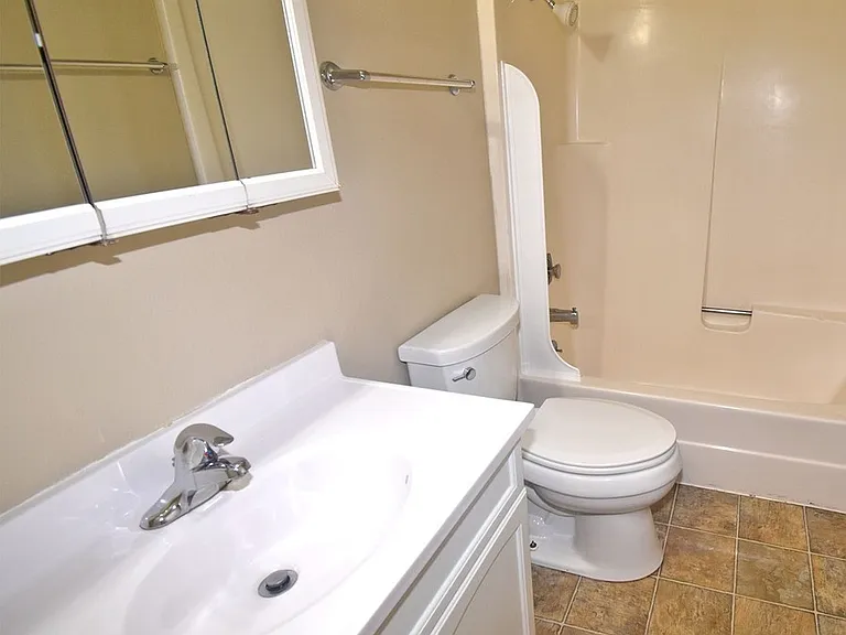 1170 Grant Aly #B — Photo 17