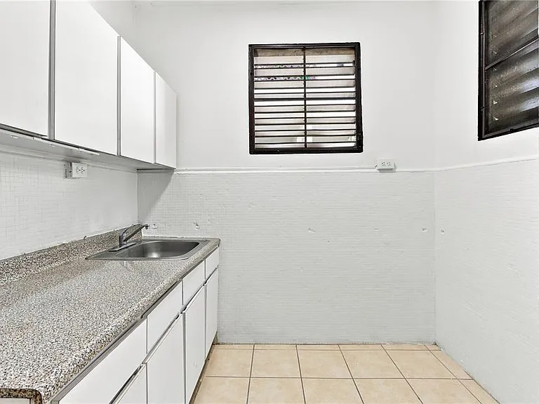 Calle Pineiro #67 Urb. Garcia Ubarri Apt. 1 — Photo 4