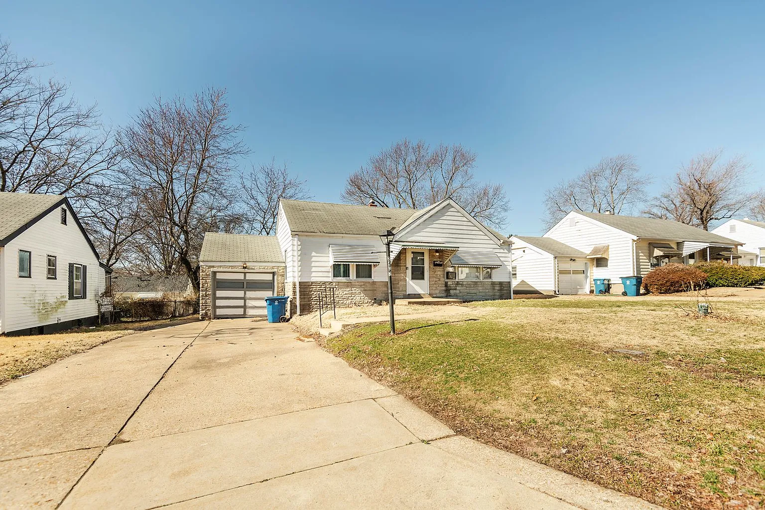 2422 Sharidge Dr photo 1