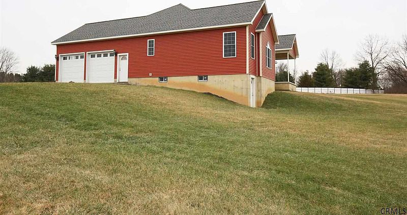 3rd image of 6 SEAVEY Lane