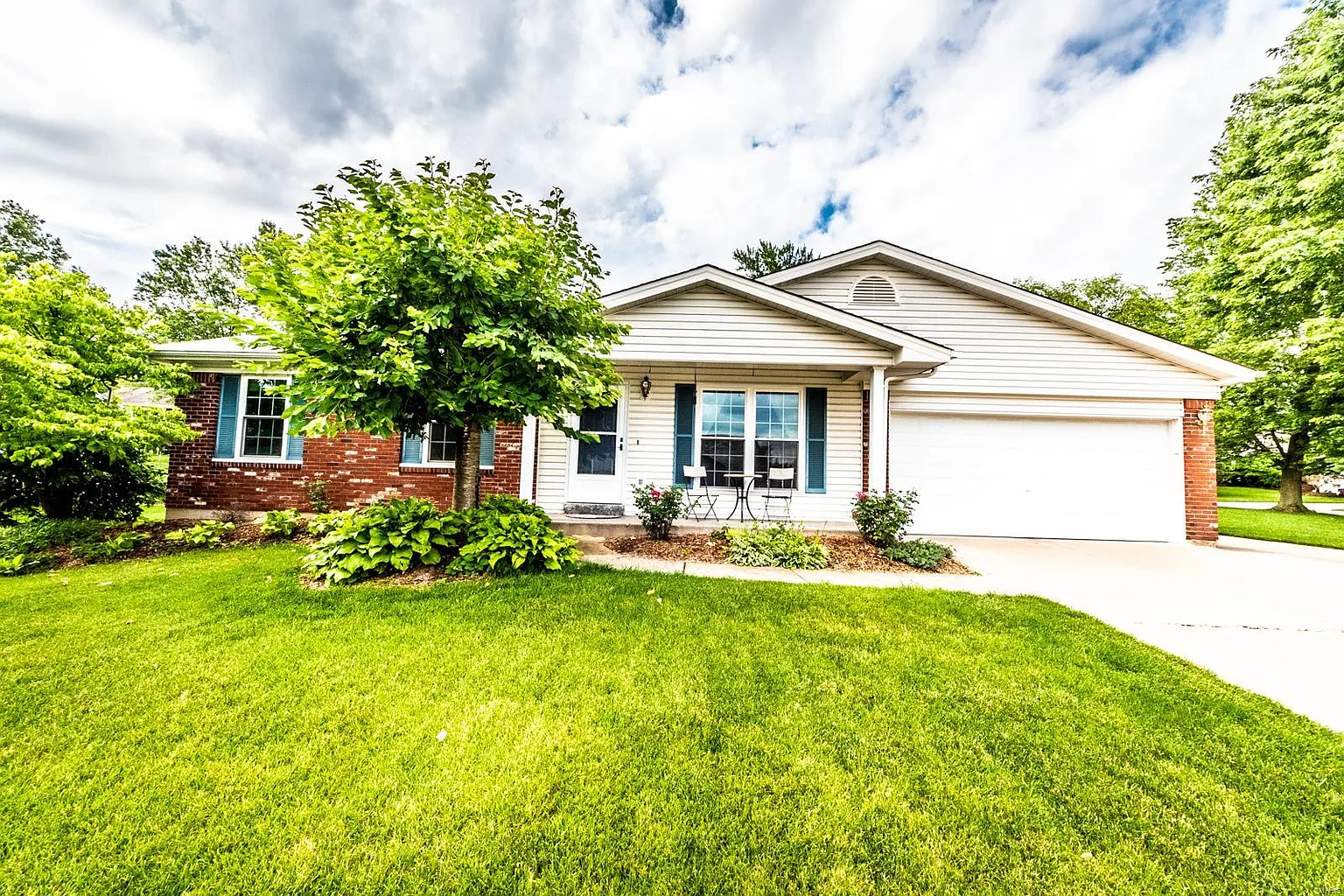 1029 Harvest Home Cir photo 1