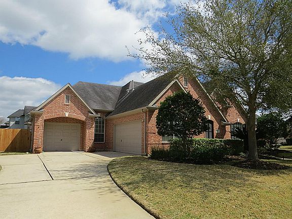 3 Car Attached Garage