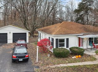 734 S Lake Rd S, Scottsburg, IN 47170