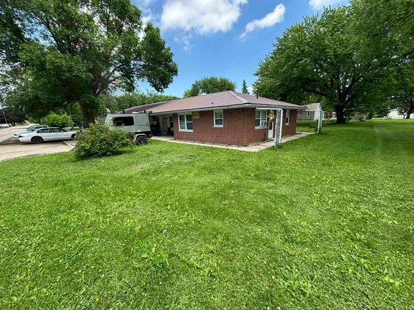 406 S 1st St, Terril, IA 51364