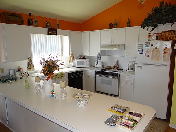3rd image of 2953 S Fletcher Ave #A