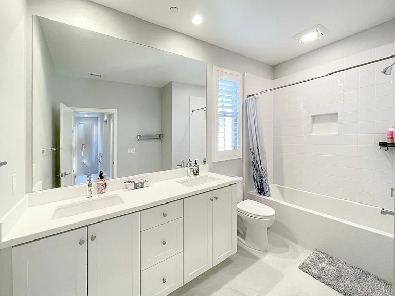 191 Plum Lily — Photo 17