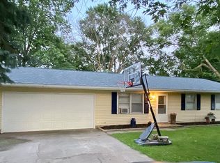 306 N Grove St, Rossville, IL 60963