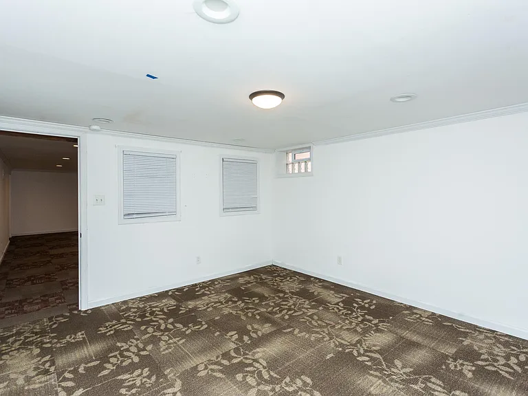 7507 Devonshire Ave — Photo 19