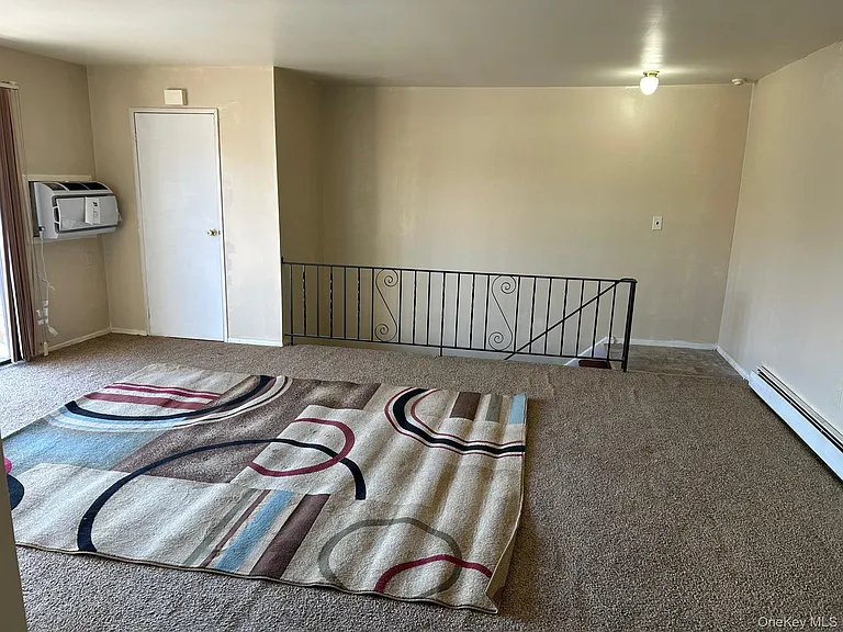 68 Sneden Pl W #68 — Photo 8