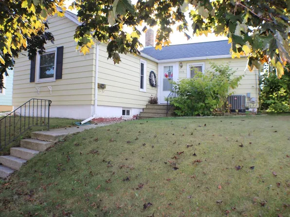 2008 East River STREET, Two Rivers, WI 54241