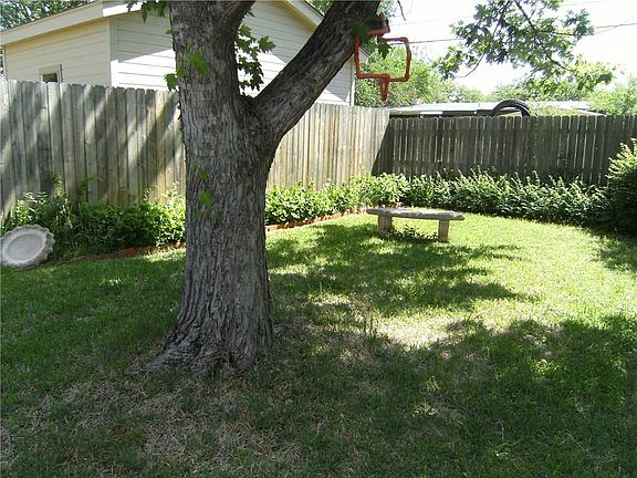 5th image of 801 Beechwood Ln