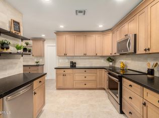 25849 S Brentwood Dr, Sun Lakes, AZ 85248