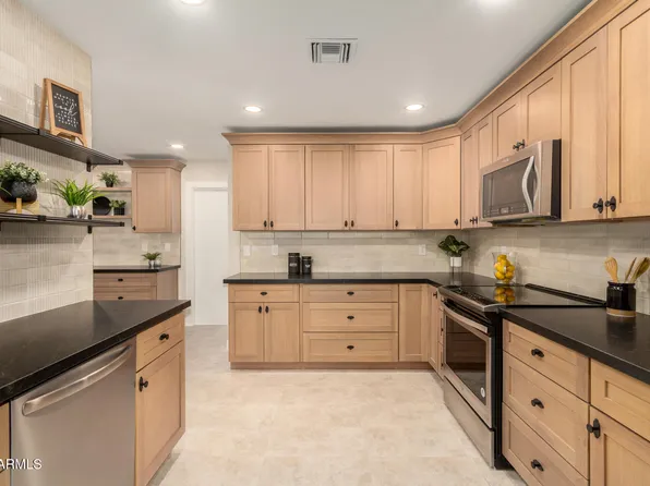 25849 S BRENTWOOD Drive, Sun Lakes, AZ 85248