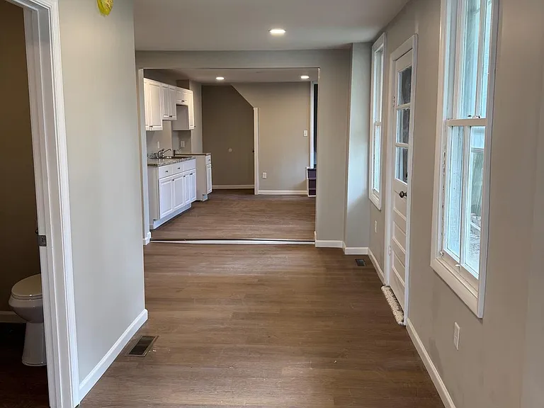 231 Roosevelt Ave — Photo 3