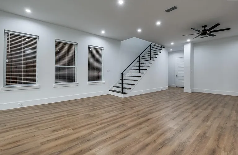 2345 Hondo Ave #1 — Photo 4