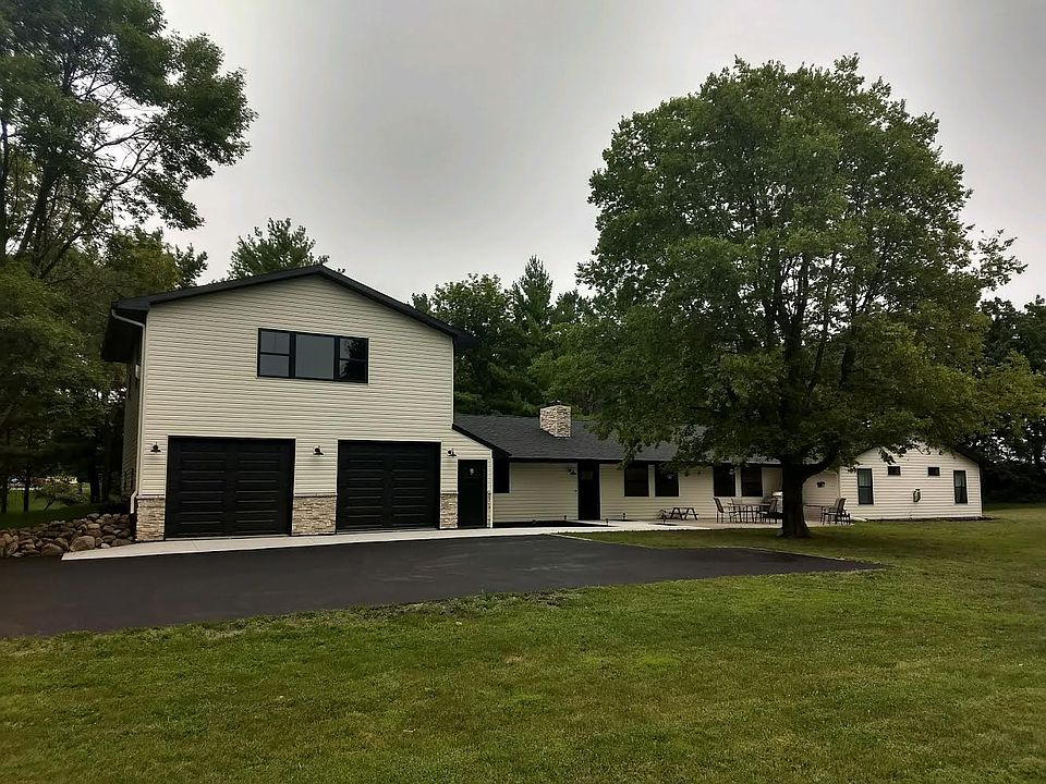 1st image of 20 Four Winds Dr