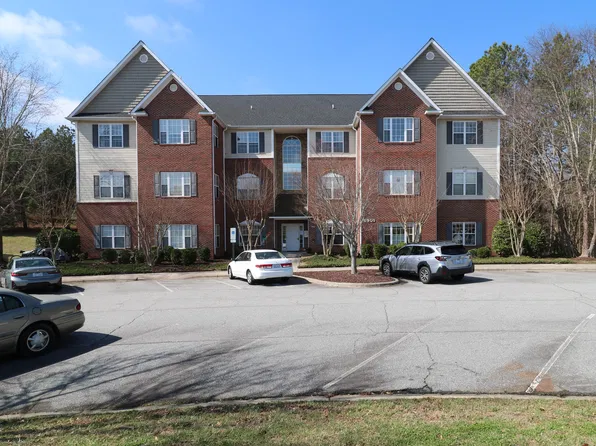 6901 Hanesbrook Cir APT 102, Clemmons, NC 27012