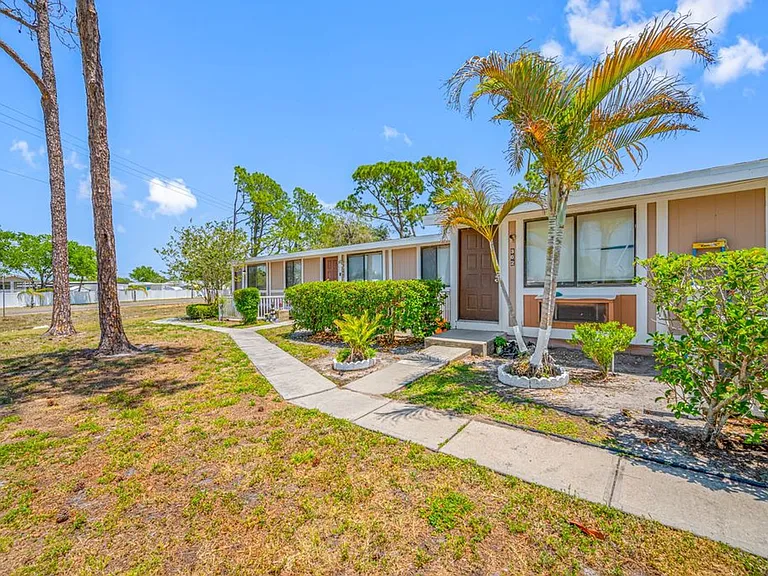 Apollo Beach Villas — Photo 2