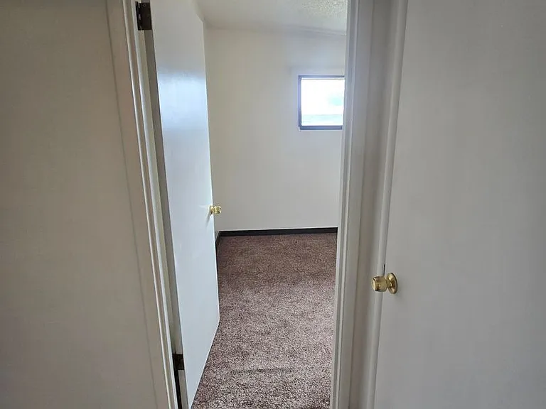 1619 W Pheasant St — Photo 23