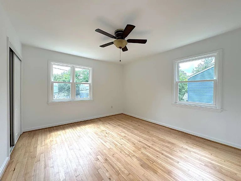 5700 Fenwick Dr — Photo 23