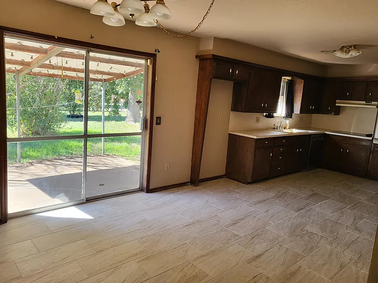 7907 S McKinley Ave — Photo 13