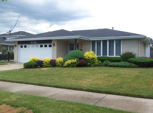 5728 W 102nd St, Oak Lawn, IL