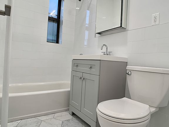 4th image of 87 Barrow St APT 3C