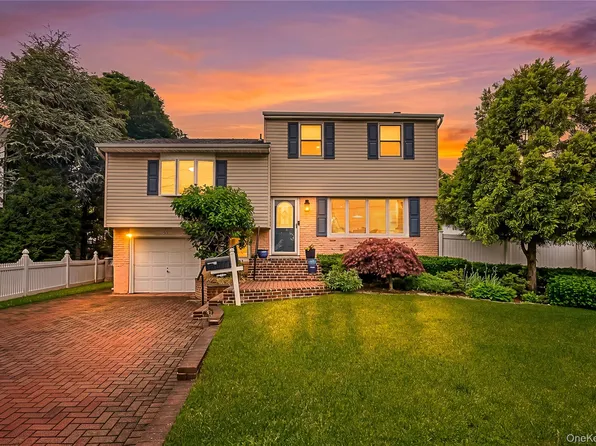 911 Harlane Circle, North Bellmore, NY 11710