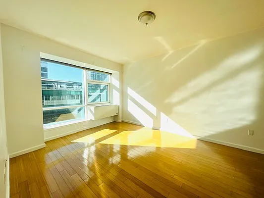 Rented by Nest Seekers International | media 18