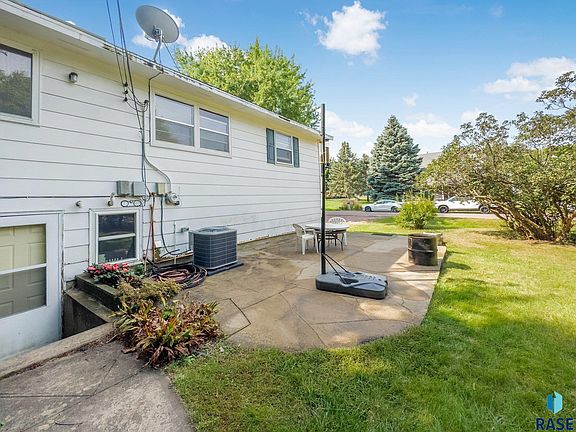 3rd image of 2894 E Old Orchard Trl