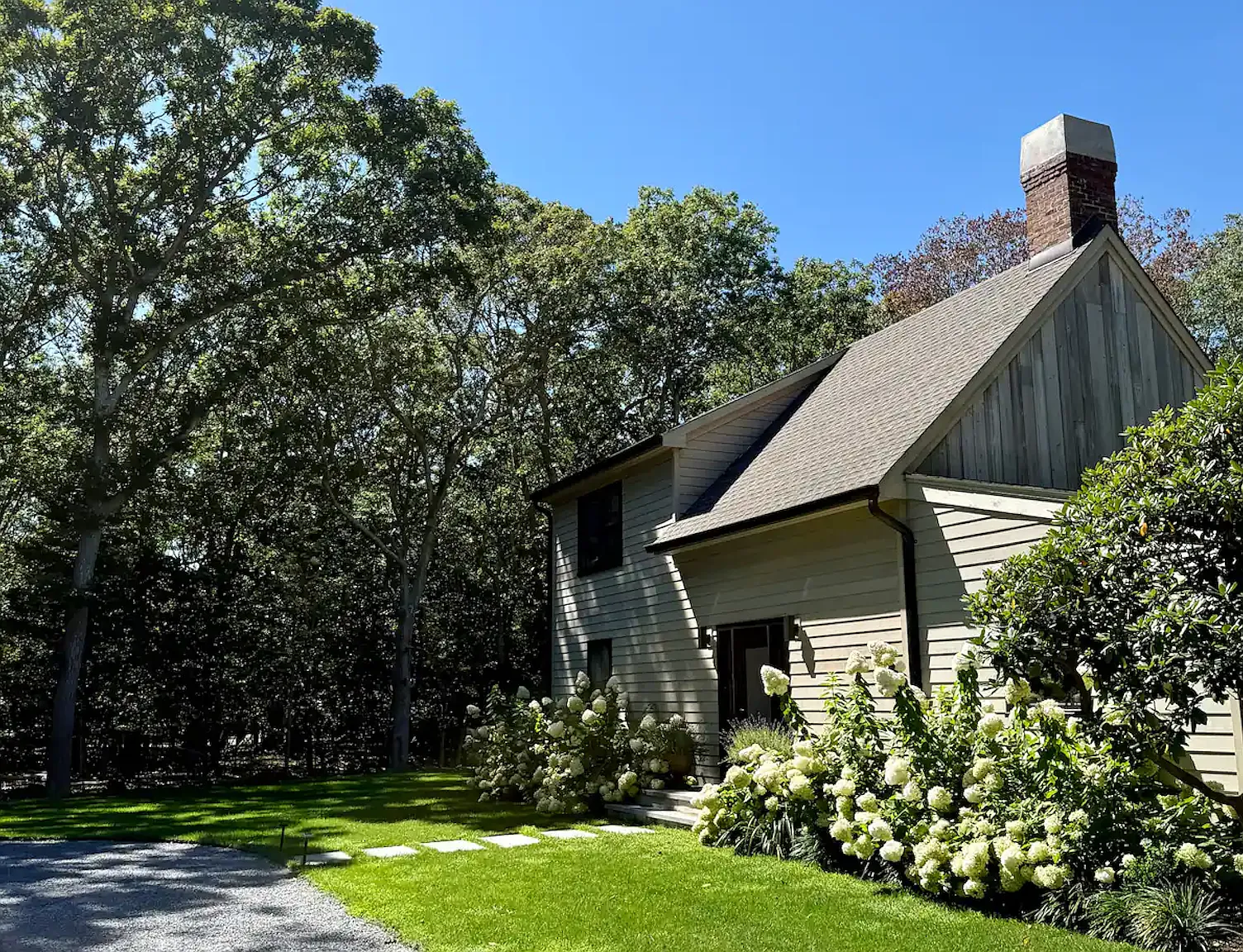 Amagansett Designer Cottage 5 min walk from Beach — Photo 1