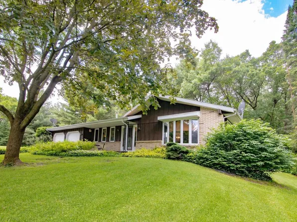 7819 North Moore Road, Edgerton, WI 53534