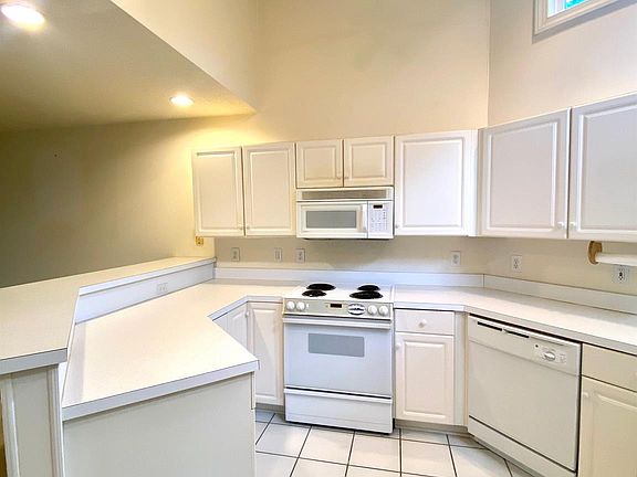 5th image of 14613 Waterside Dr