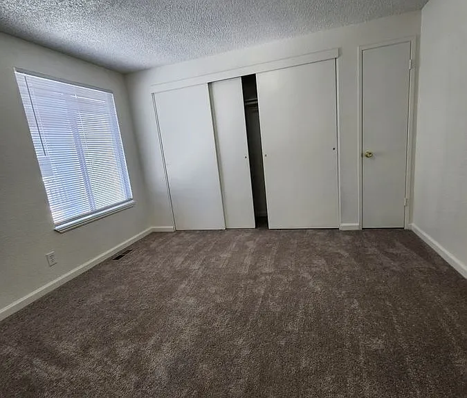 212 Hillcrest Dr #4 — Photo 12