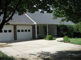 33 Timber Cv, Selmer, TN 38375