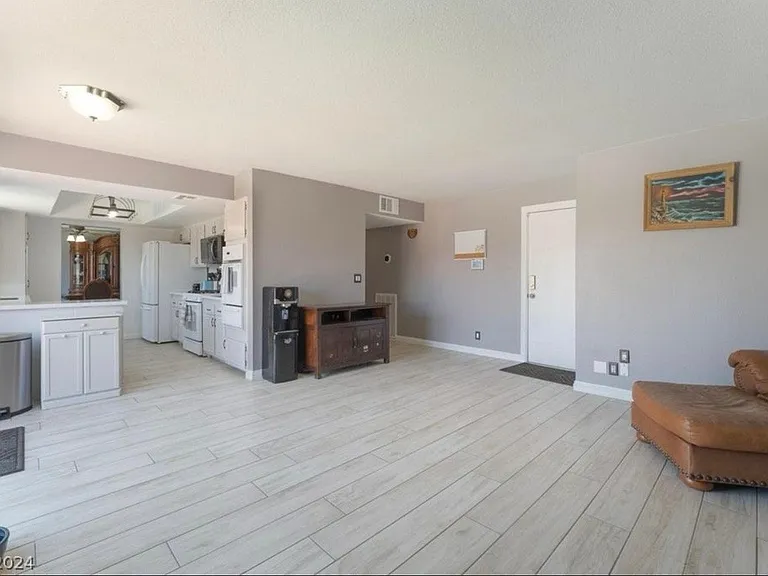 580 Chelsea Dr — Photo 22