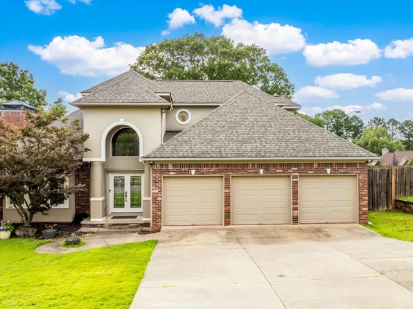 102 Southshore Dr, Maumelle, AR 72113