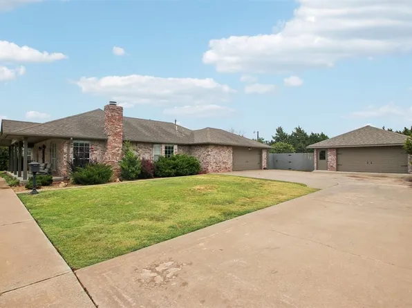 2427 S 9th St, Chickasha, OK 73018