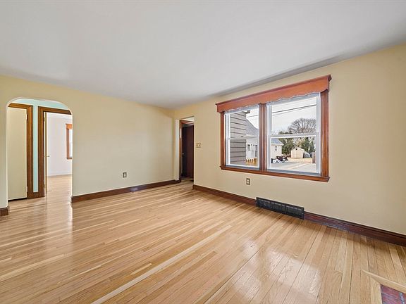 5th image of 14 Crescent Rd